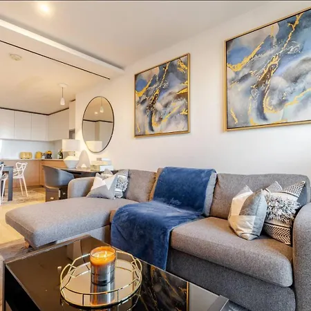 Soho 2 Bed Penthouse Modern Apartment
